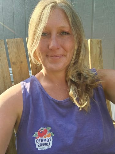 Customer photo review of Tomato Lovers Logo Comfort Colors® Tank Top