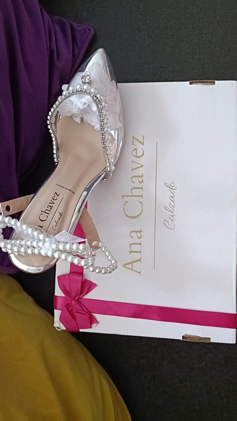 Customer photo review of Stiletto mica con perlas y piedra de cristal