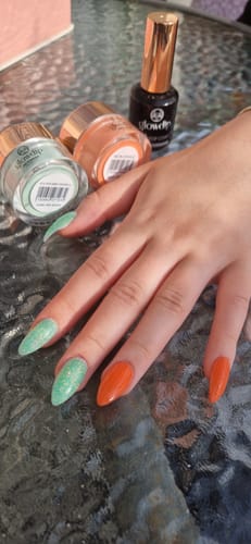 Customer photo review of Golden Mint Sparkle Dipping Powder