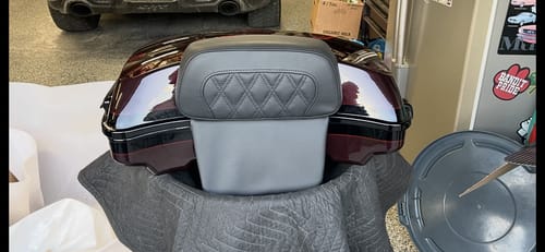 Customer photo review of HR3 Midnight Crimson / Vivid Black  5.5" Razor Style Tour Pack Luggage For 14-24 Harley Touring