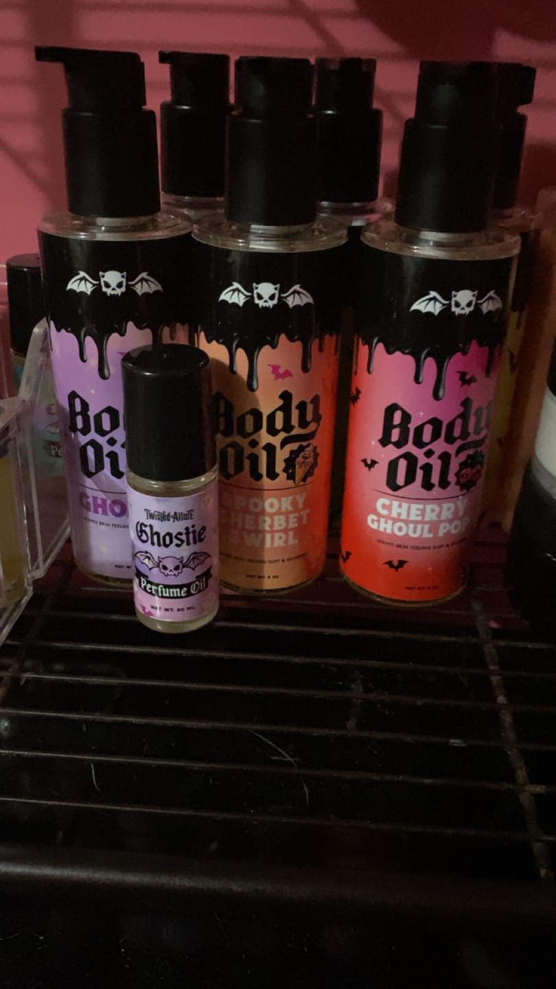 Customer photo review of Ghostie Perfume Oil