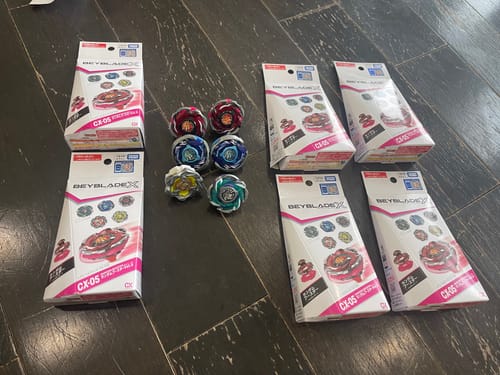 Customer photo review of [Pre-Order 2nd lot - July 2025] Takara Tomy Beyblade X CX-05 Fullset Vol 5 HellsReaper T4-70K