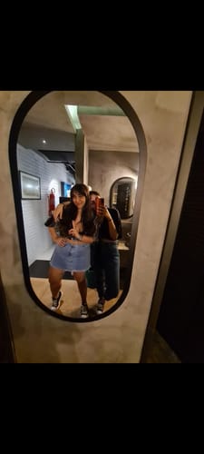 Gabriela P. review of Calça Jeans Reta Araçá Azul Escuro image 1 out of 3