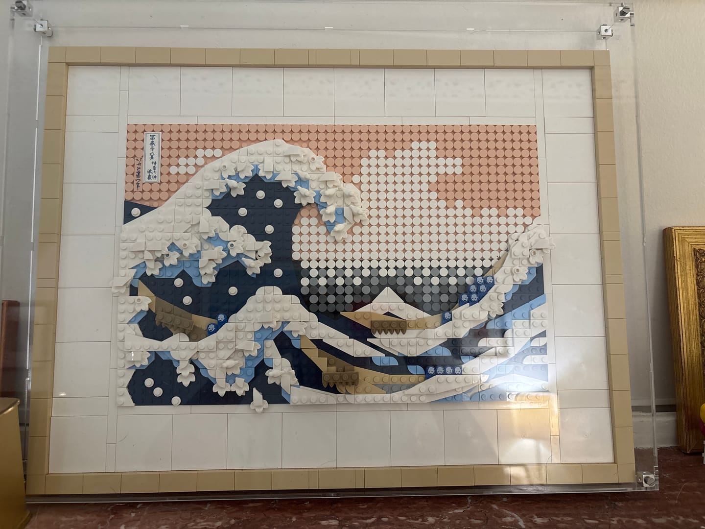 Customer photo review of Wall Mounted Display Case for LEGO® 31208 Art Hokusai – The Great Wave