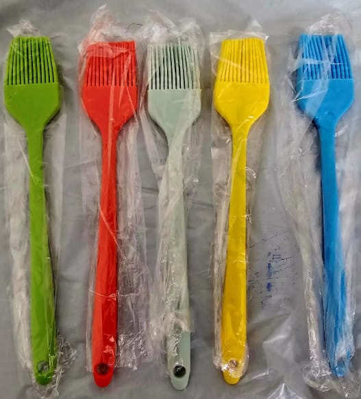 Customer photo review of 5pcs Premium Silicone Kitchen Brush Set
