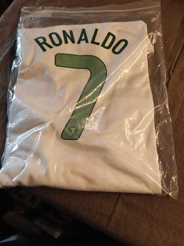 Customer photo review of Cristiano Ronaldo Portugal 2012 White Ronaldo Kids Kit – Kit Jersey for Children – | KinderTrikot | Maillot Enfant