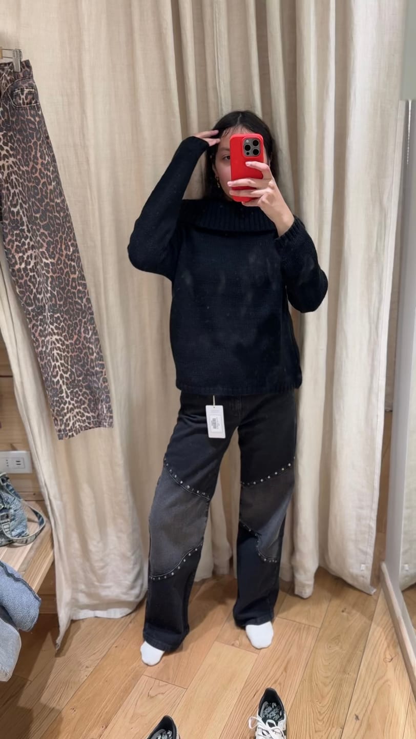 Customer photo review of Pantalón Cortes Tachas Black R