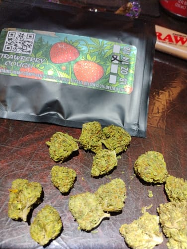 Customer photo review of Strawberry Cough THCA Flower