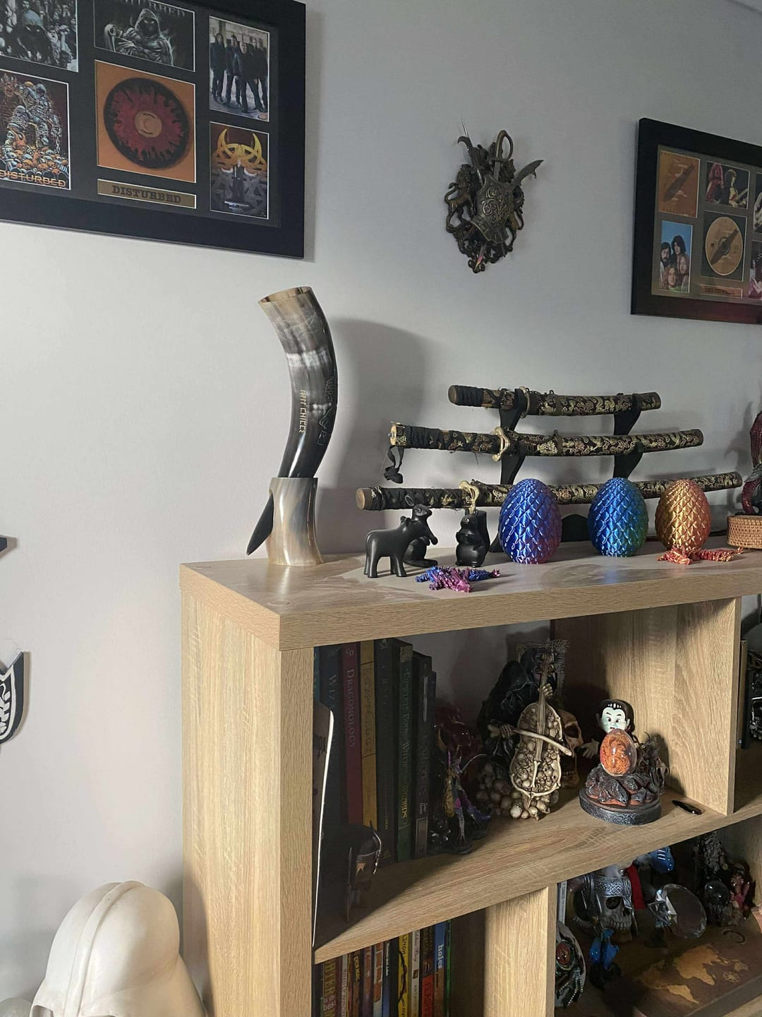 Customer photo review of Howling Fenrir Wolf Drinking Horn.
