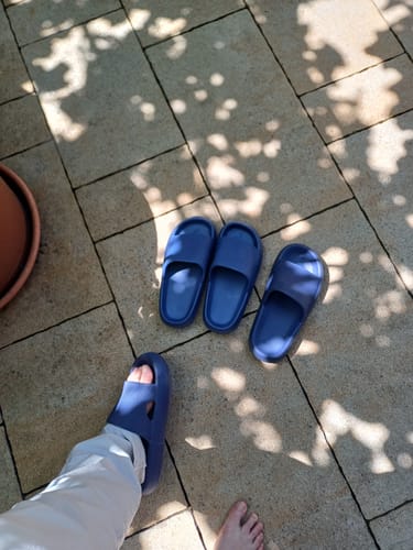 Customer photo review of HappyFlops