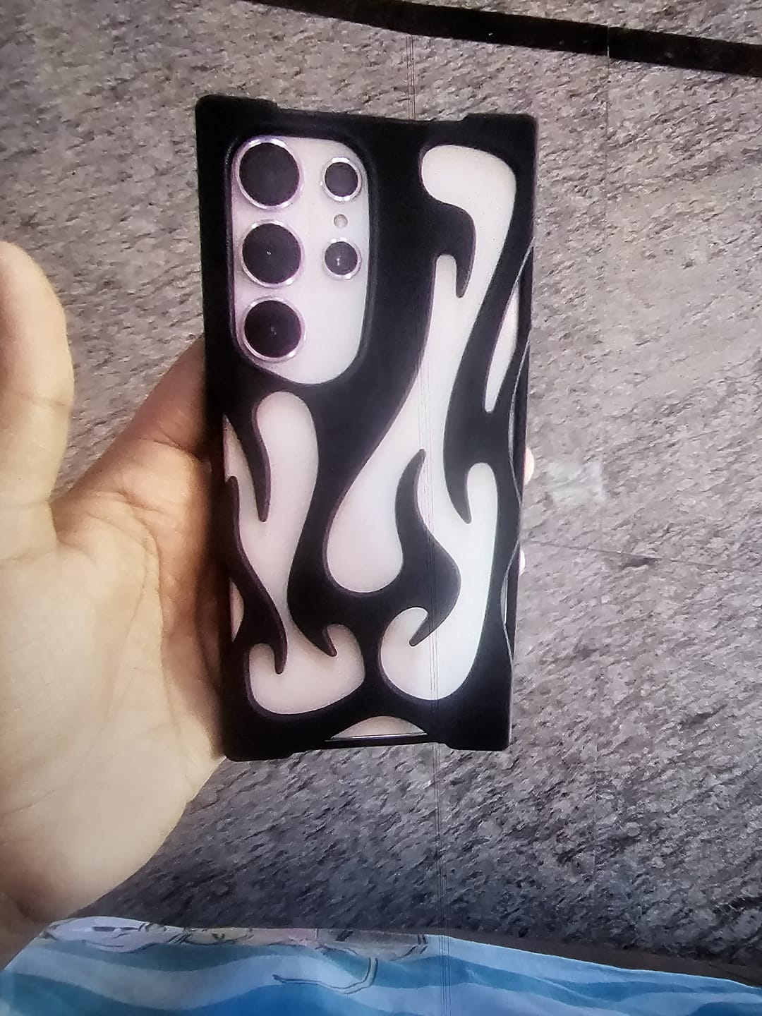 Customer photo review of 3D Flame Hollow Matte Black Silver Electroplated Samsung S & A Series Soft Case