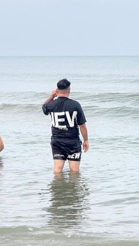 Customer photo review of New Era 1920 Zoom Up Logo Black Oversized Short Sleeves T-Shirt