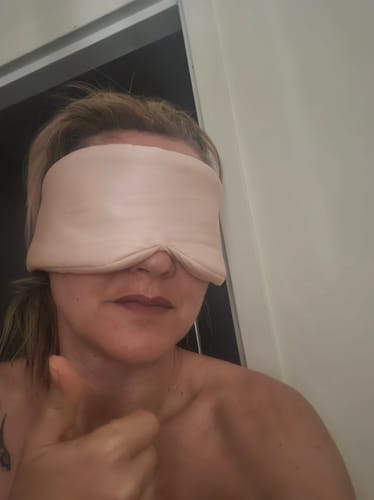 Customer photo review of Masque enveloppant Pillow en soie Skincare infusé au cuivre/précommande livraison à partir 16 Mai