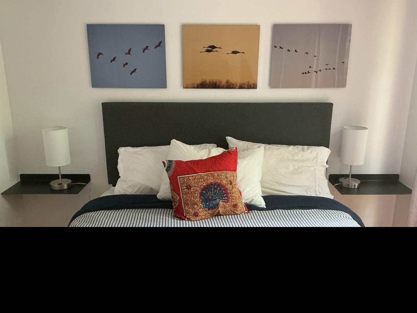 Customer photo review of Modern Metal Floating Shelf - Minimalist Wall Storage & Display