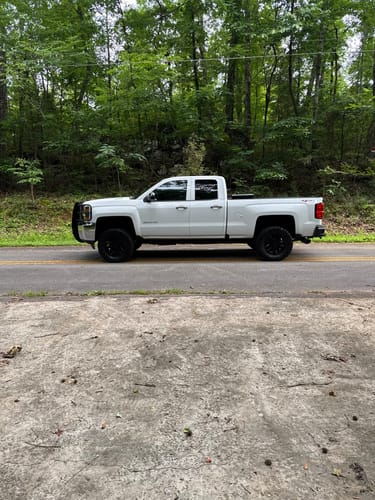 Customer photo review of 3" Front Lift Kit Torsion Key 2011-2019 GMC Sierra Chevy Silverado 2500HD 3500 HD With Shock Extenders