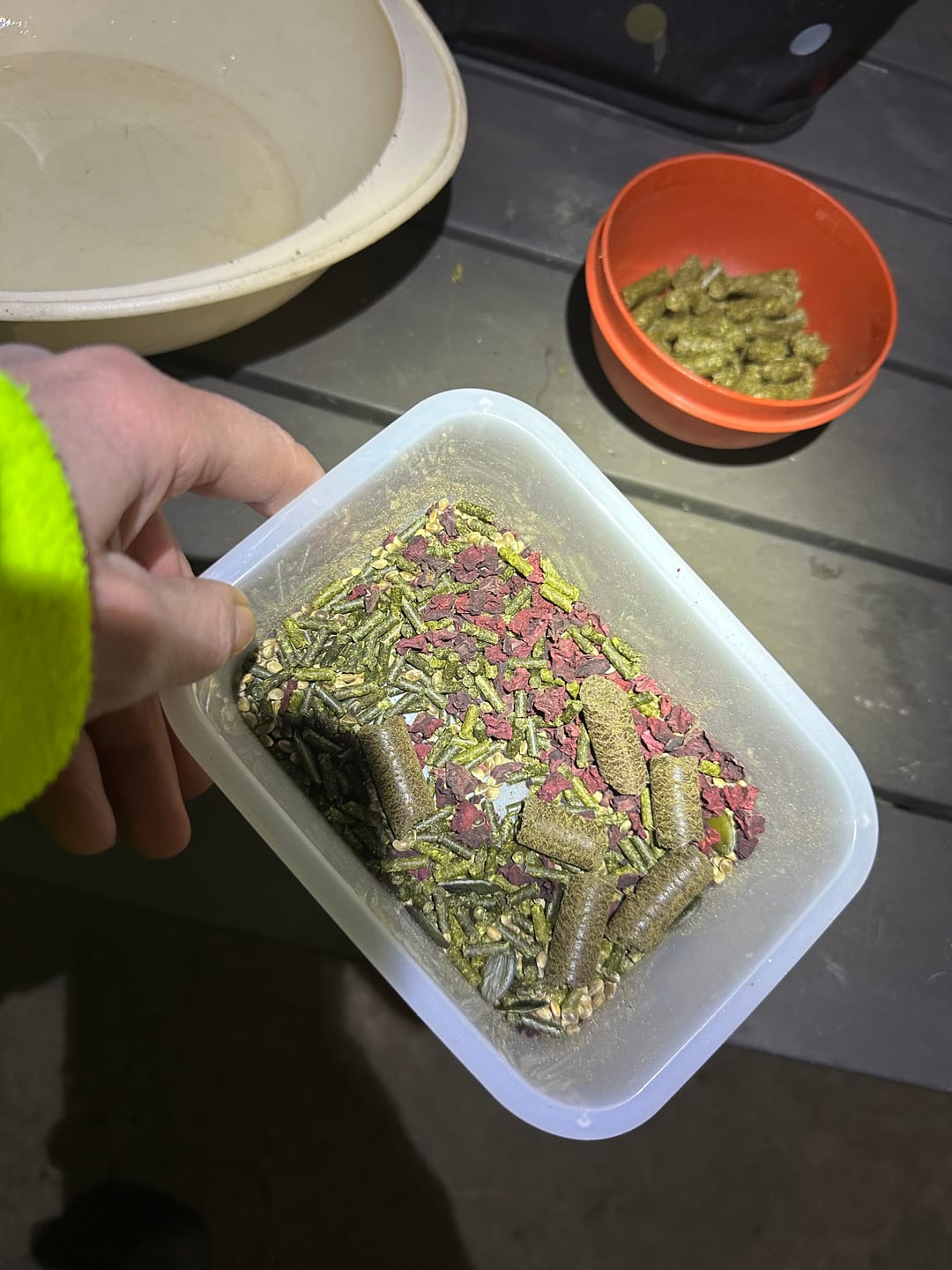 Customer photo review of PFERDESTARK Bio Hanfpellets für Pferde Pferdefutter getreidefrei Mineralfutter 3kg Beutel Hanfkuchen