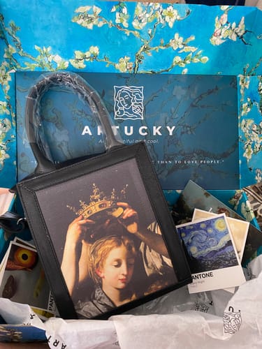 Customer photo review of Virgin and Child with Angels Tablo Çanta