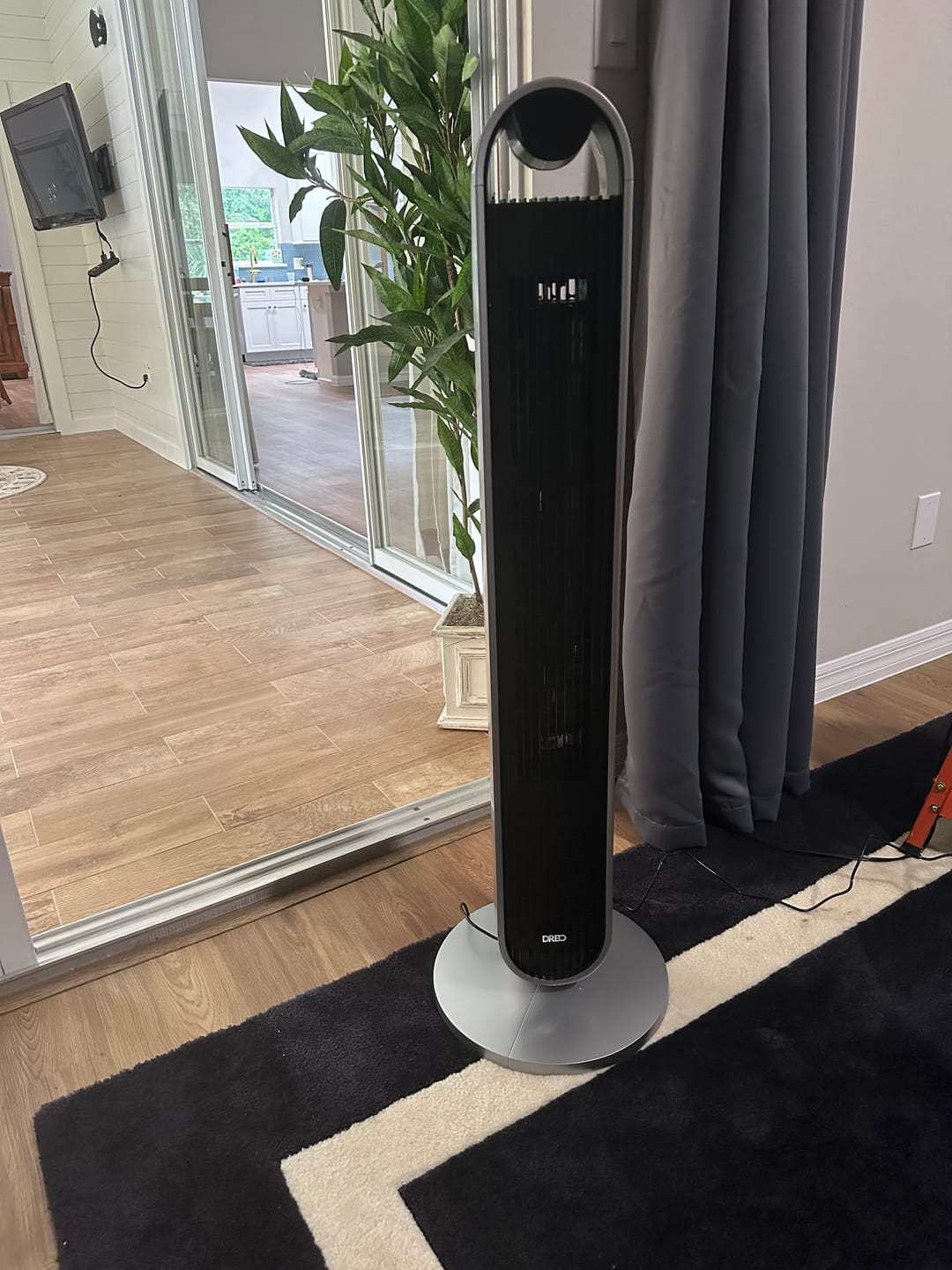Customer photo review of Smart Tower Fan Pilot Max S