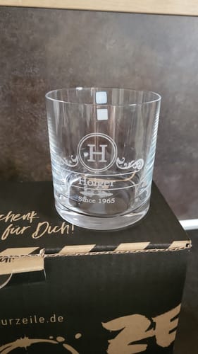 Kundenbewertung mit Foto zu Whisky glass with engraving - Ornament - Personalized with name - Engraved whiskey glass - Personalized gifts for men for birthday - Personalization: Buchstabe: H
Name: Holger
Jahr: (Since) 1965