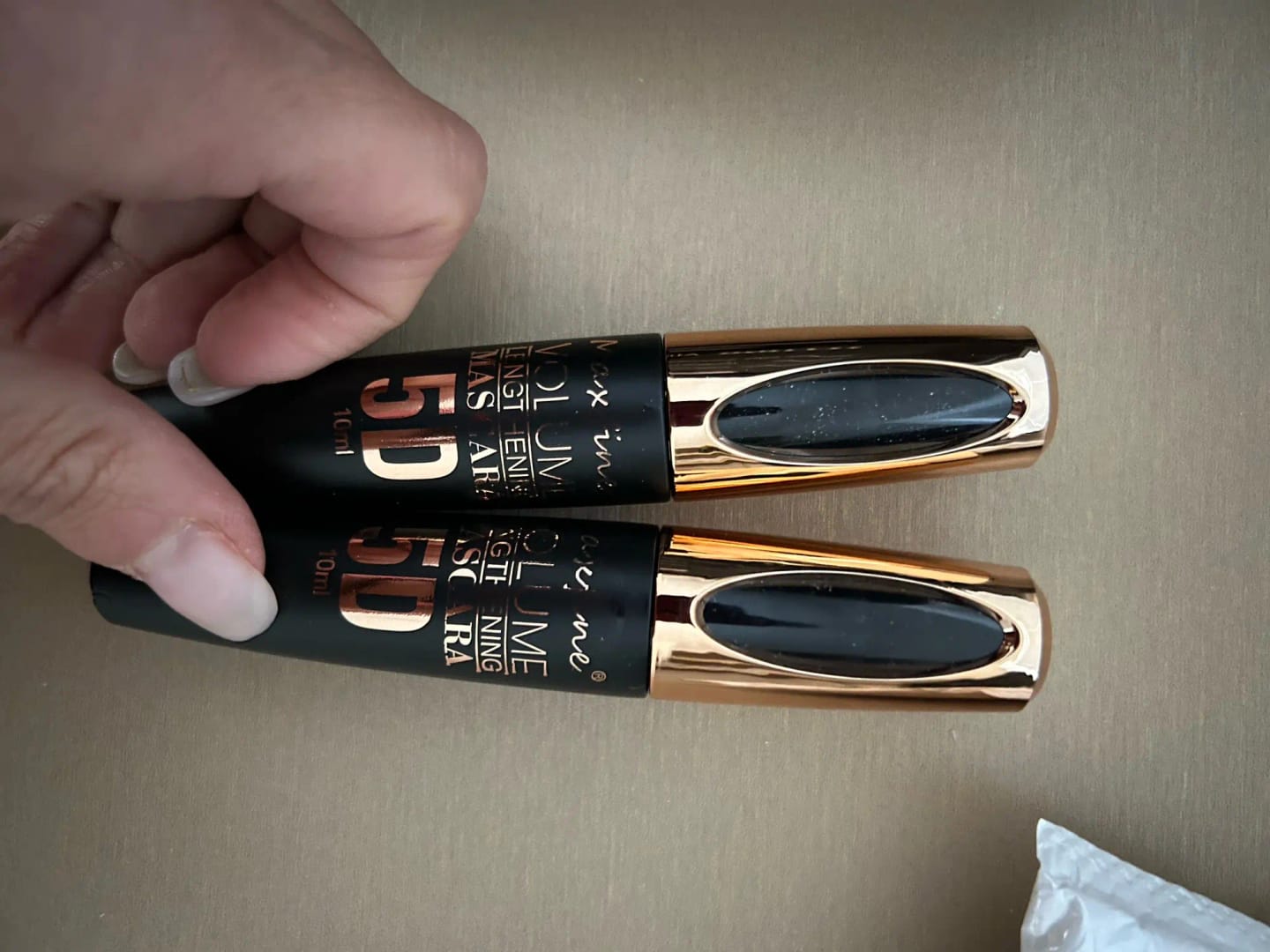 Customer photo review of Silk 5D Mascara Volumizing Lengthening Waterproof — Obsidian Black | KIMLUD