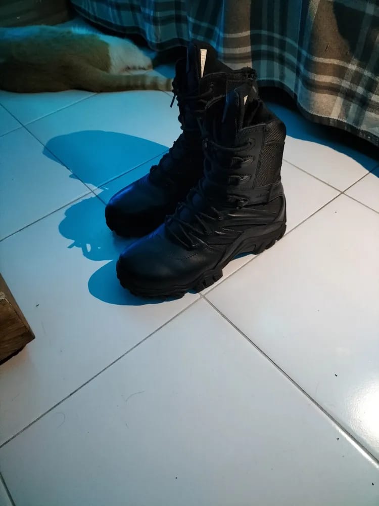 Customer photo review of Botas Tácticas Bates Delta 8 Suela ICS