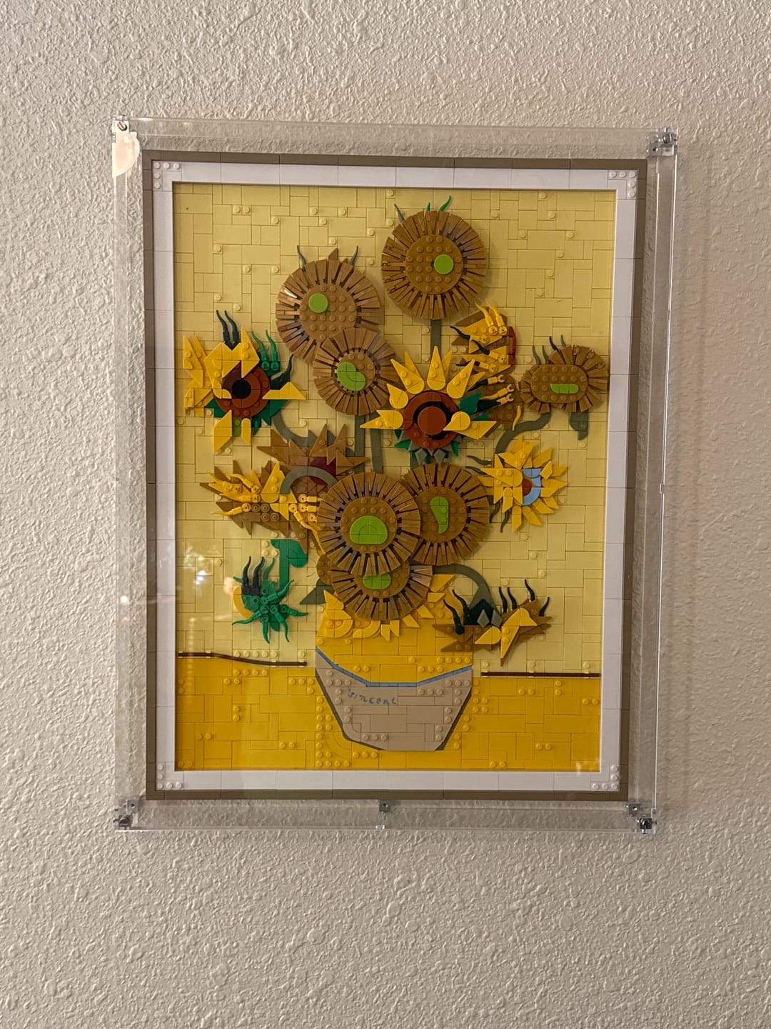 Customer photo review of Wall Mounted Display Case for LEGO® 31215 Art Vincent van Gogh – Sunflowers