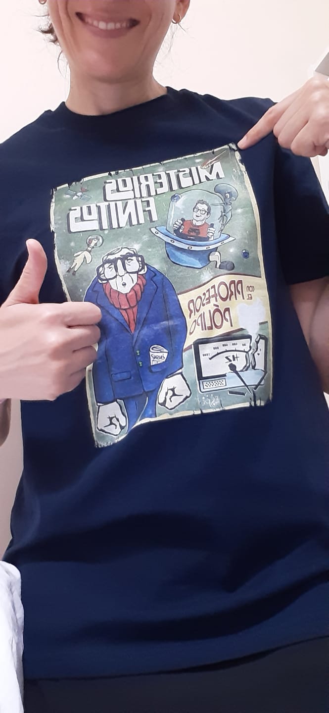 Customer photo review of Camiseta Misterios Finitos