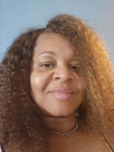 Customer photo review of CurlyMe Wear Go Glueless Highlights Ombre Hair Pre-cut HD Lace Kinky Curly Wig