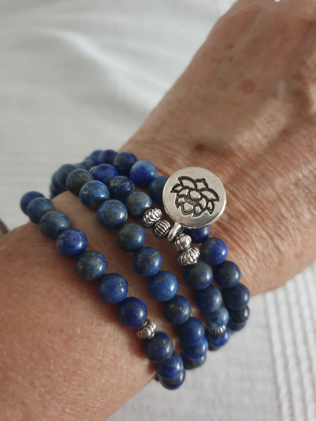 Customer photo review of Bracelet Mala Lapis Lazuli