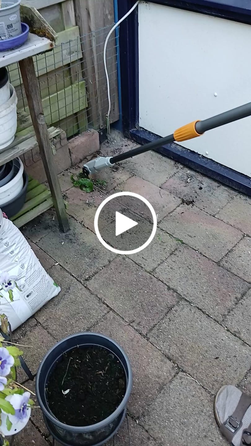 Customer video review of 18V Fixxbrush Cordless Weed Brush