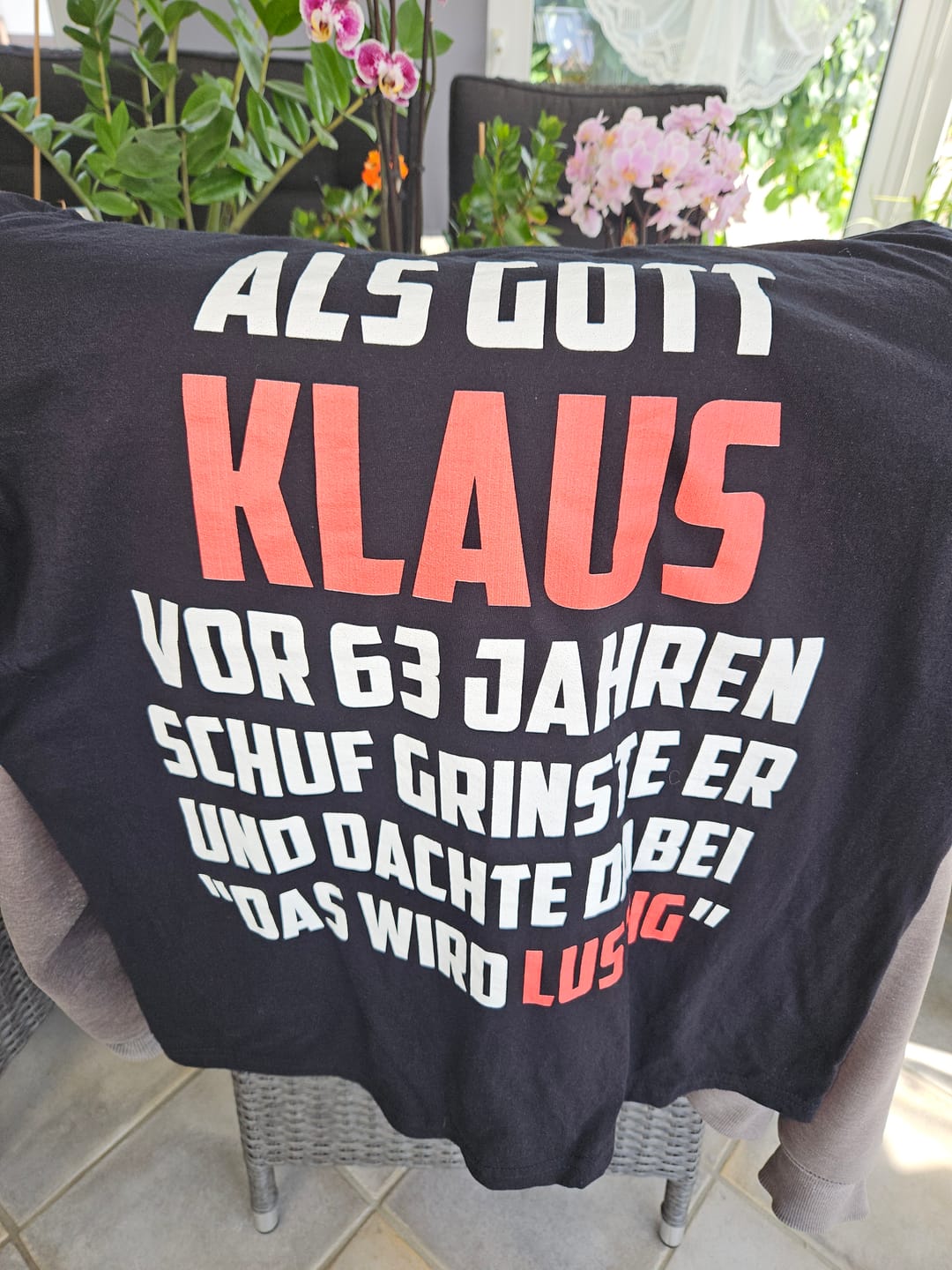 Customer photo review of Lustiges Geburtstags Shirt - Schonend Behandeln - Personalisierbares Herren T-Shirt