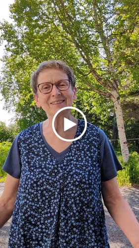 Customer video review of Mia V Neck - Blue Horizon