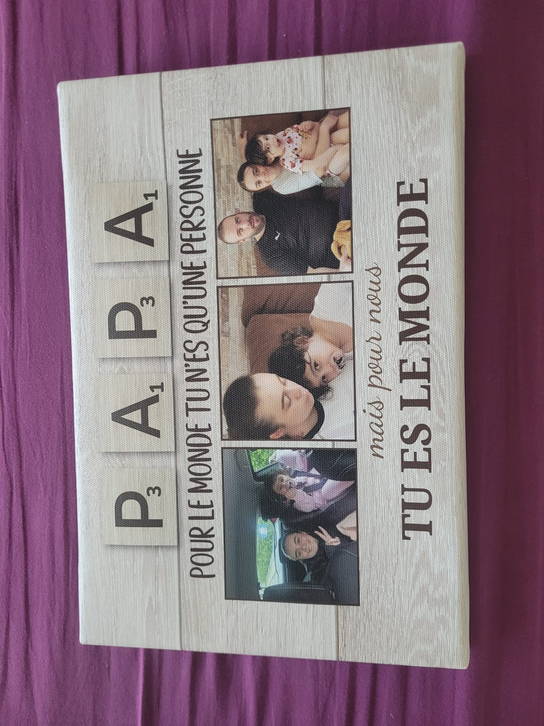 Customer photo review of Papa pour nous tu es le monde - Toile personnalisée