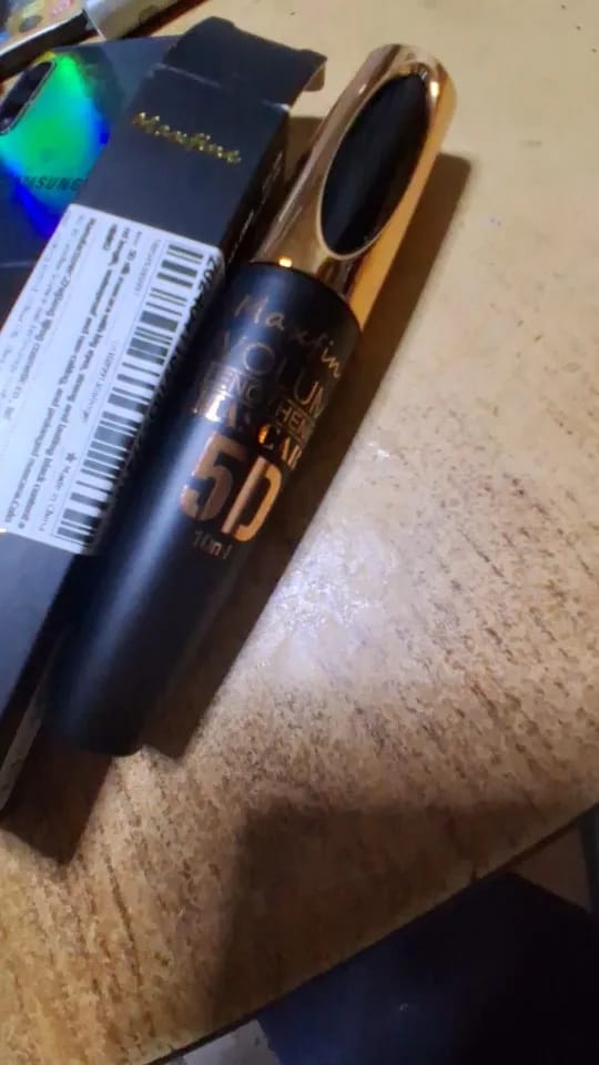 Customer photo review of Silk 5D Mascara Volumizing Lengthening Waterproof — Obsidian Black | KIMLUD
