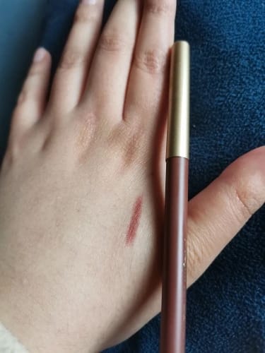 Customer photo review of Matte Lip Liner Pencil Beveled Nib — Nude Brown | KIMLUD
