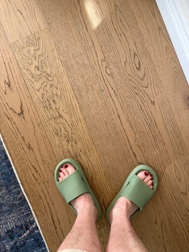 Customer photo review of HappyFlops