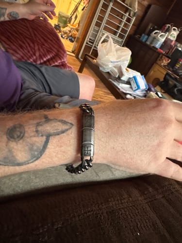 Customer photo review of The Knights Templar - Never Retreat Never Surrender Bracelet: Helps Pair Veterans With A Service Dog Or Shelter Dog