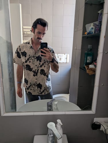 Customer photo review of Chemise en coton de loisirs à manches courtes vintage à fleurs pour hommes