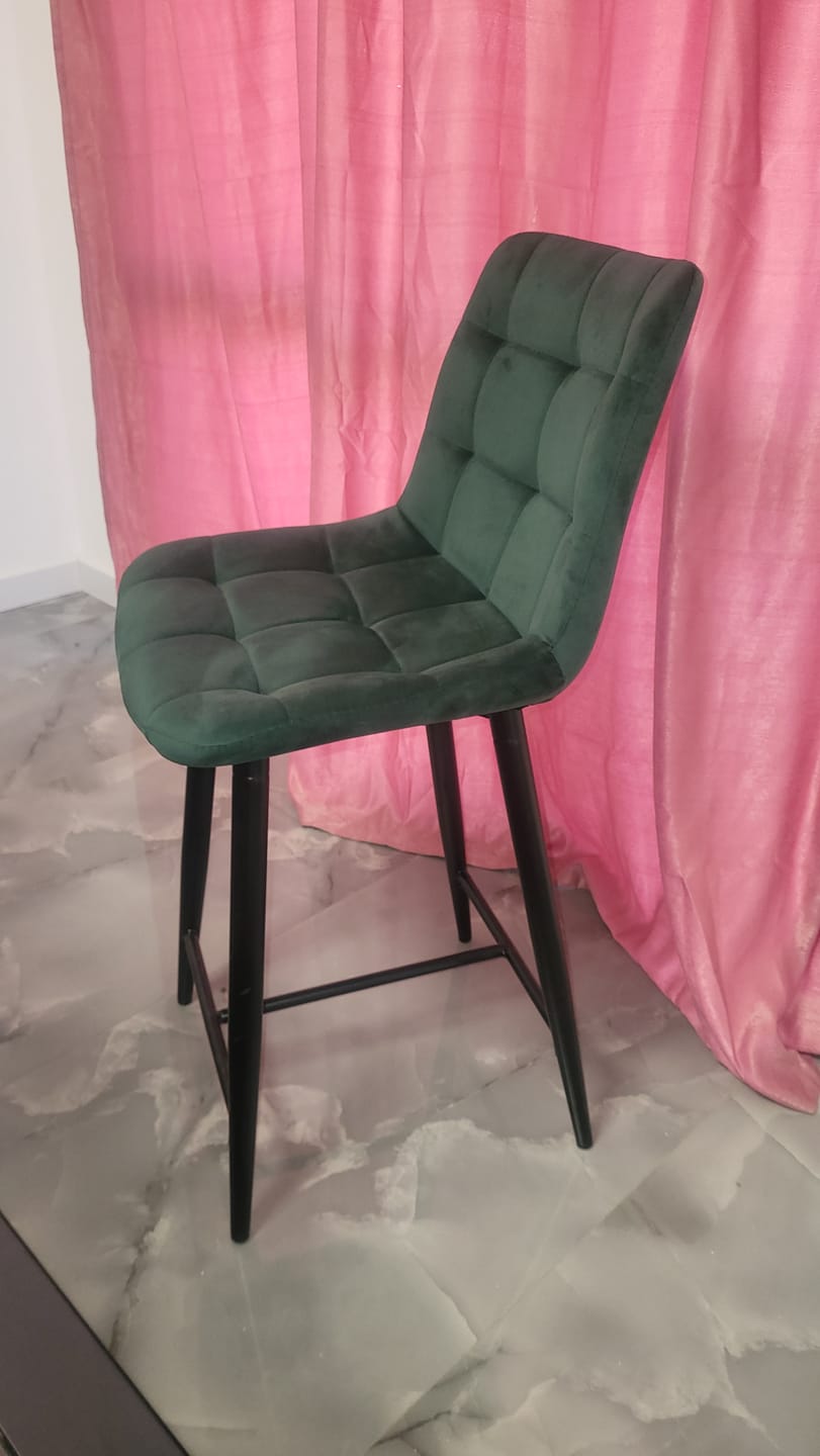 Customer photo review of Scaun bar CHIC H-2, verde/negru mat, stofa catifelata/metal, 46x37x90 cm