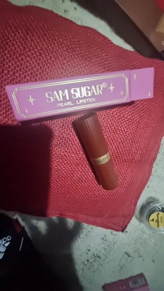 Customer photo review of Pearlescent Velvet Lipstick Waterproof Long Lasting Matte — Pink | KIMLUD