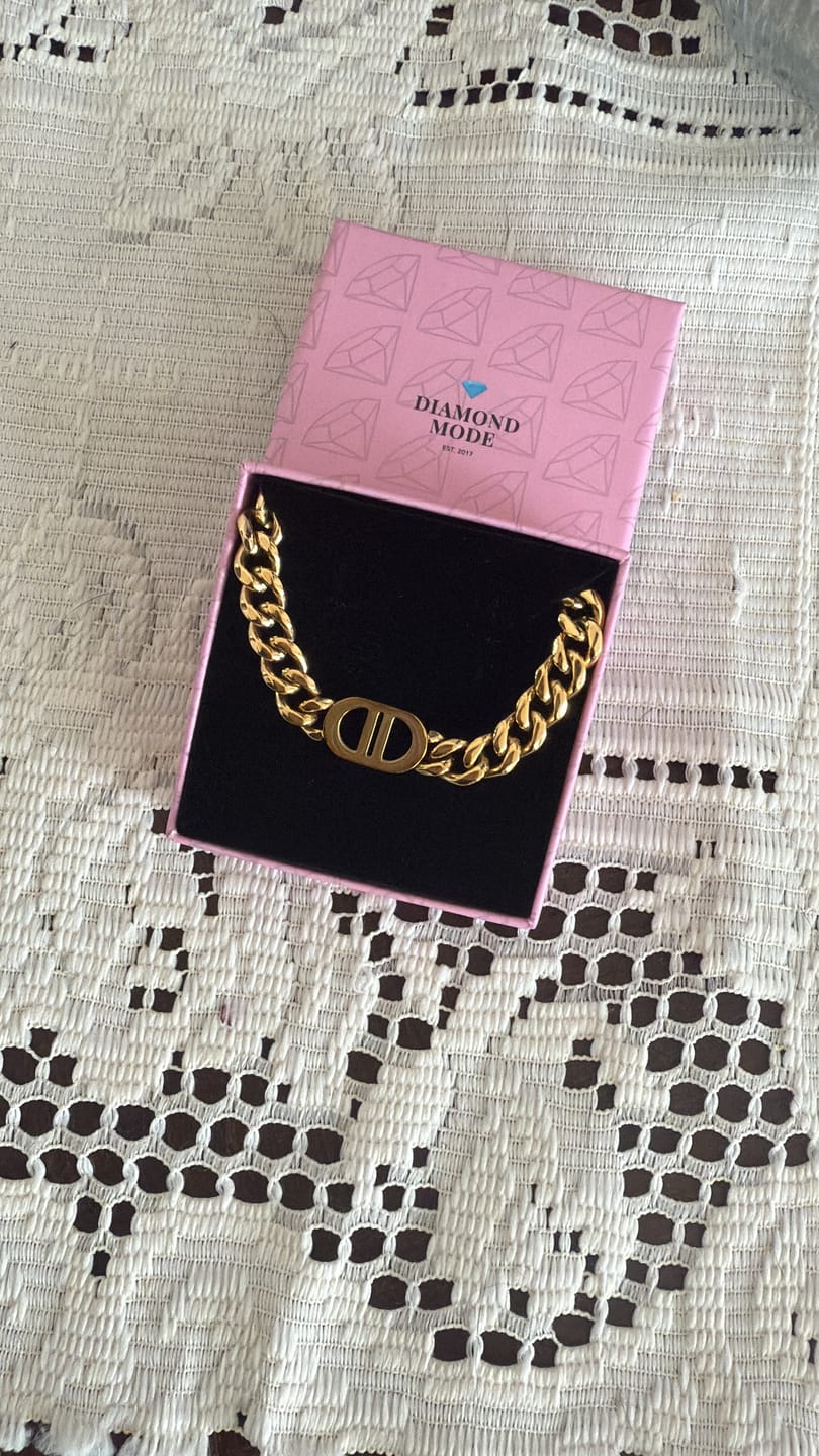 Customer photo review of Prestige Halskette | 18K vergoldet