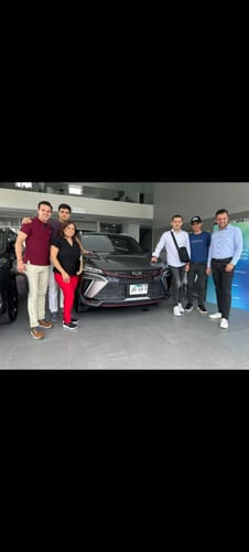 Customer photo review of Tenis Style Gober Café