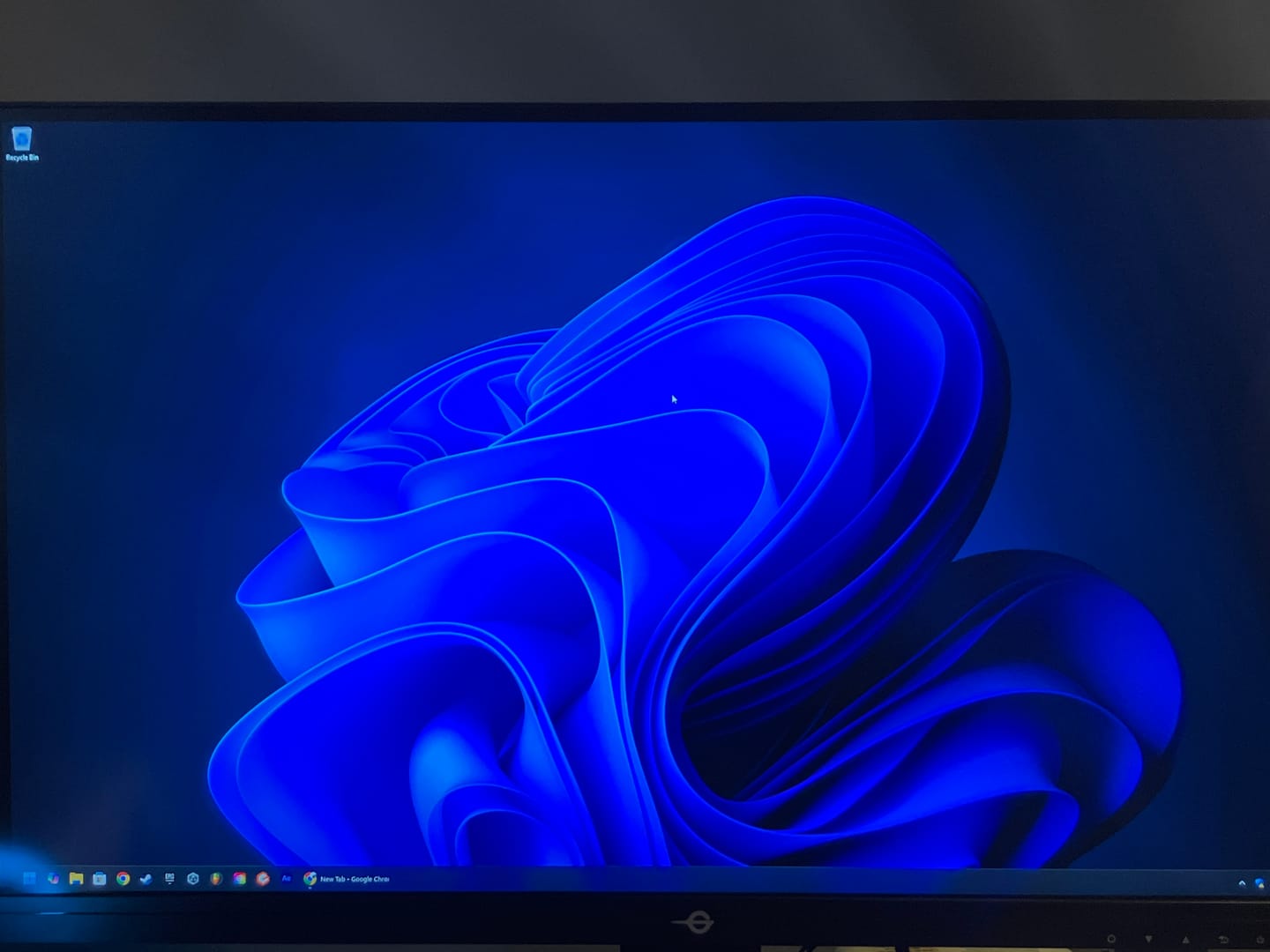 Customer photo review of TITAN ARMY P2710S Gaming Monitor