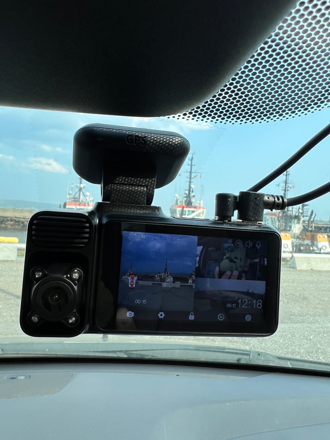 Customer photo review of Redtiger F17  3-Channel 5G Wifi Dash Cam