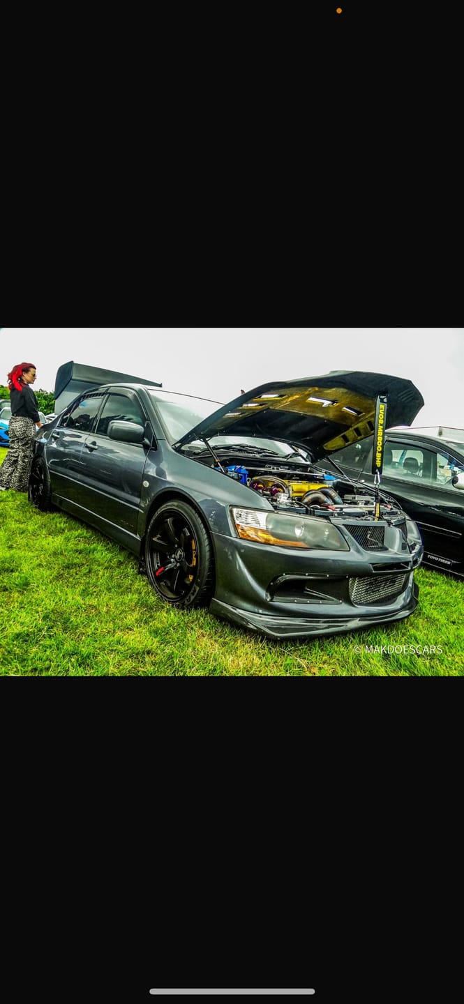 Customer photo review of Custom Universal Bonnet Props (4D Acrylic)