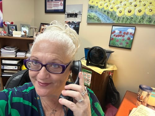 Customer photo review of JuvaBun Messy Bun