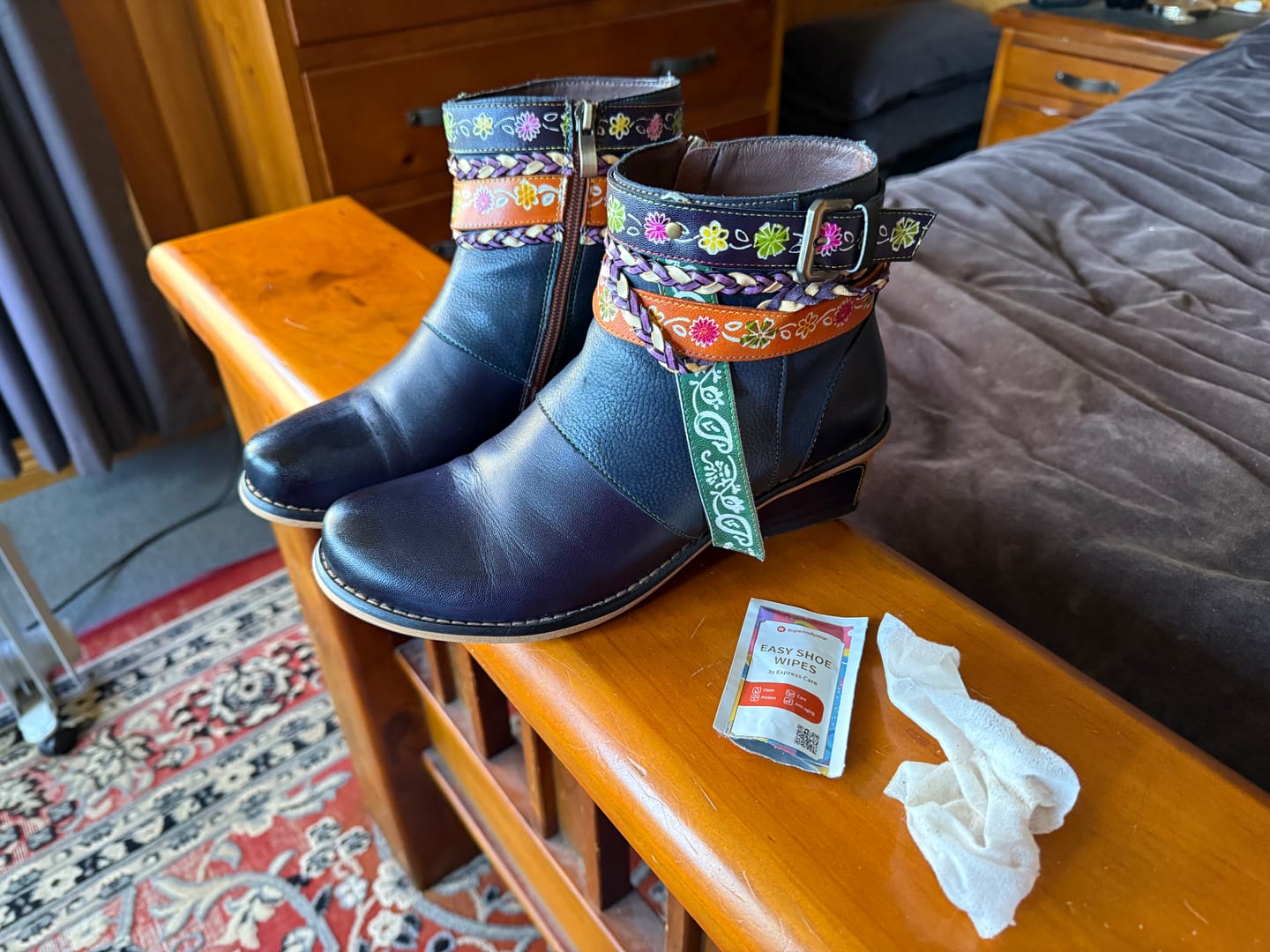 Customer photo review of Color-Guardian Leather Wipes