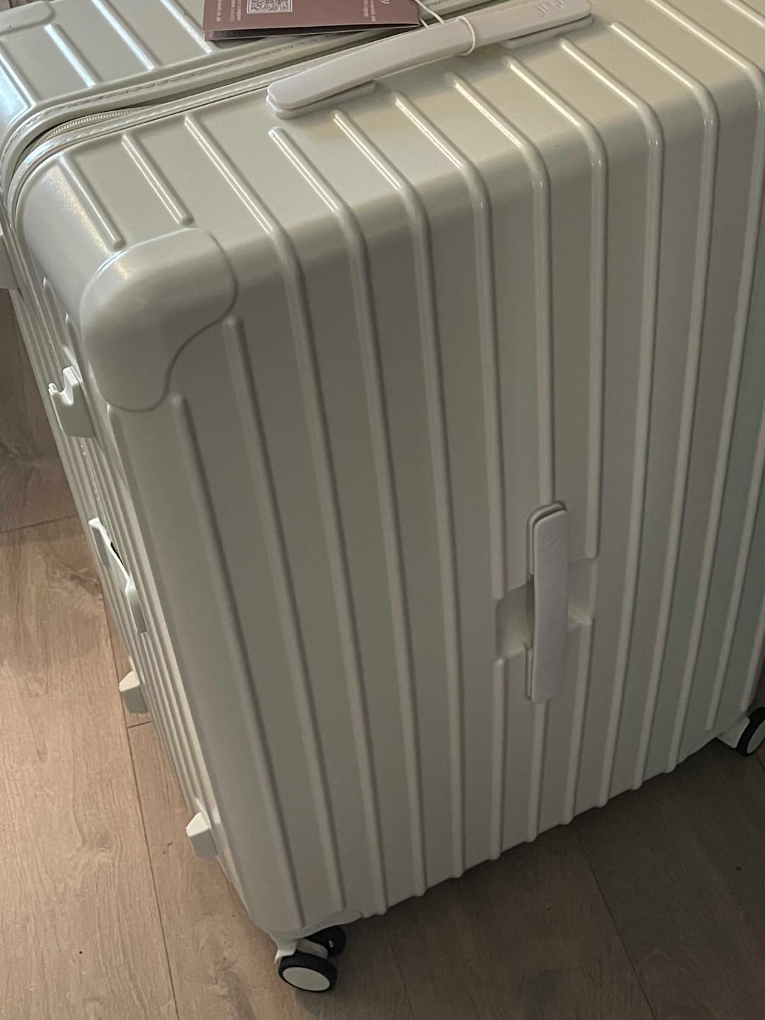 Customer photo review of JLY FreeMove - Small Suitcase (54.5cm)