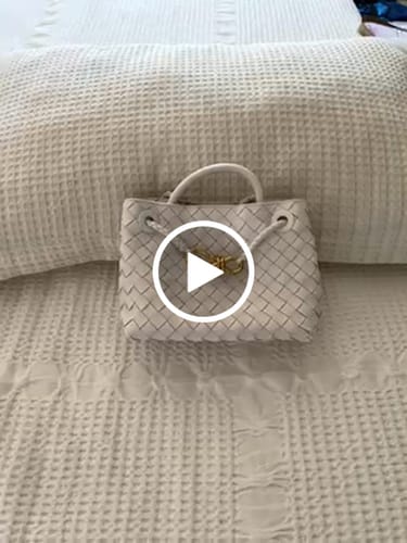 Customer video review of BV SMALL ANDIAMO 25CM WHITE LAMBSKIN
