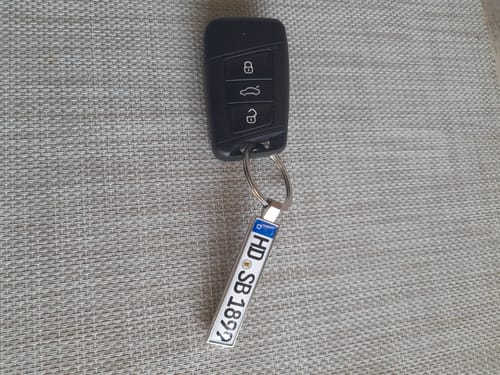 Customer photo review of Kennzeichen Schlüsselanhänger Mini Nummernschild Metall